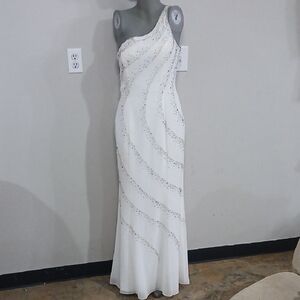 Source Unknown White One-Shoulder Gown with Silver Accents